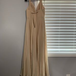 brand new bridesmaids dress that was never used no alterations, tried on once